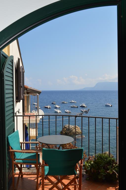 Le Piccole Grotte Bed & Breakfast Scilla Exterior photo
